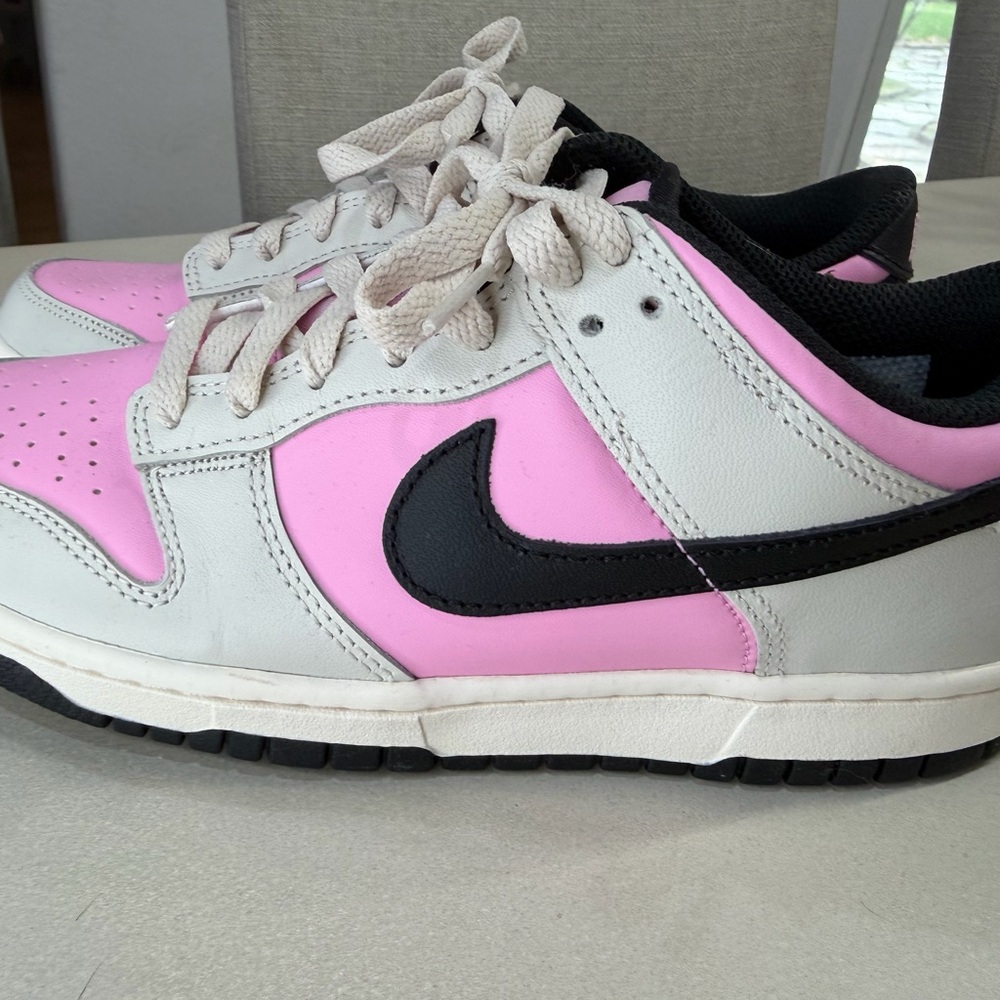 Nike Low Dunk Worn twice Sneakers in Pink, White & Black Size 7.5